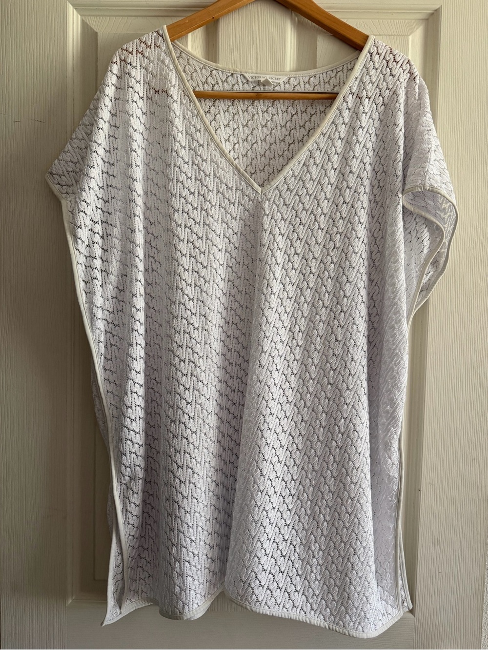 Victoria's Secret White Swim Coverup Knit V-Neck M/L 100% Polyester Fabric